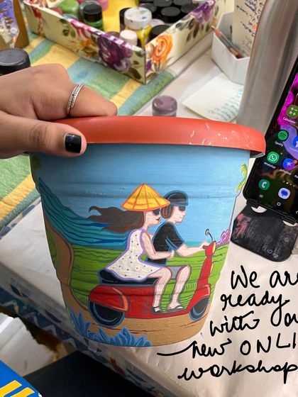 We are ready with our new online workshop. This hand painted planter shows one of the fun, vibrant designs you can learn to create with me.
