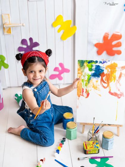 A little artist at work! This colorful and creative theme lets your child's imagination run wild with paints, brushes, and their very own canvas.