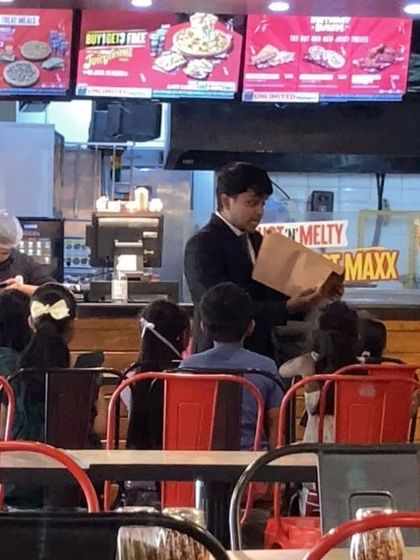 Birthday Party Magic photo 16