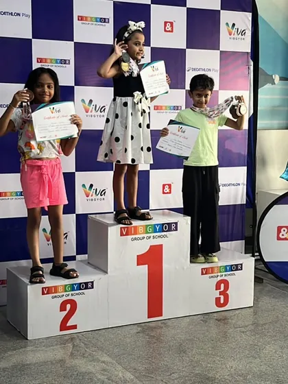 Celebrating another one of our rising stars, Kiara Shetty, on the podium. She secured medals in both butterfly and freestyle, showcasing her versatility and the comprehensive training she receives across all strokes.