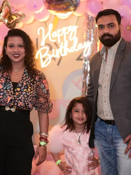 Another lovely family photo from a pink-themed birthday party. I love helping families capture these special milestones.