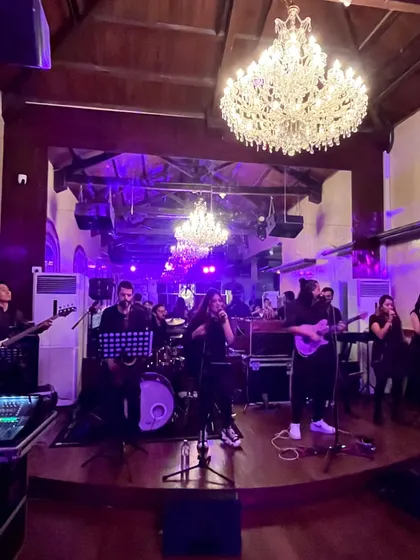A wide shot of the Adil Manuel Collective on stage at Hylo. This shows our full R&B/Funk setup, which is one of the most vocally demanding and fun sets I perform.