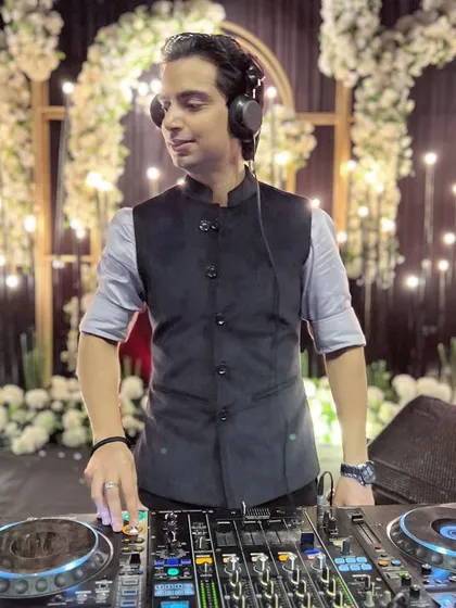 Another angle from this beautiful event. My focus is on the console, but I'm always aware of the atmosphere around me.
