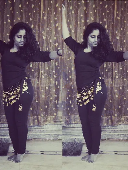 Another pose from my belly dance series. This style teaches incredible body control and grace, elements that I break down and incorporate into routines for all kinds of events.