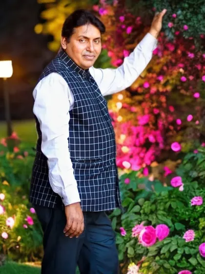 A more casual portrait. While I love the top hat and suit, at the end of the day, I am an artist who finds joy in nature and connecting with people.