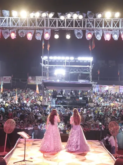 The view from our stage is always breathtaking. Seeing thousands of people united by music and dance is what motivates us. We ensure a grand production with the best sound and lights for an unforgettable experience.