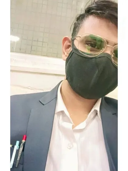 A selfie taken during a busy workday. My focus is always on the love for my profession and the commitment to providing the best possible legal services to my clients.