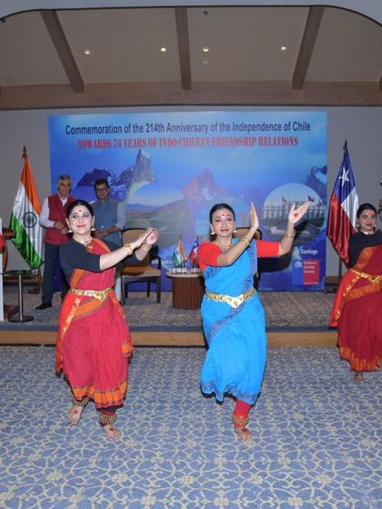 Another view of our performance for the Embassy of Chile in New Delhi. The choreography reflects a joyful meeting of cultures, presented with the energy and grace of Bharatanatyam.