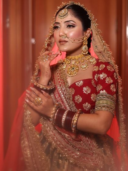 A raw, unedited photo of this stunning bridal look. I teach my students to create makeup that is perfect in real life, not just with filters.