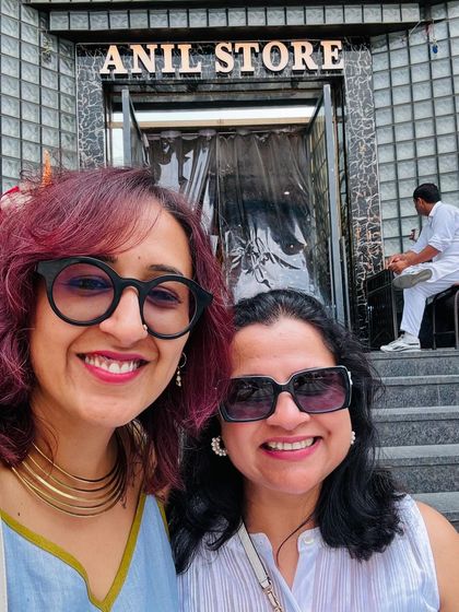 It was so wonderful to meet my childhood friend after so many years! Good friends and good laughs are always in style.