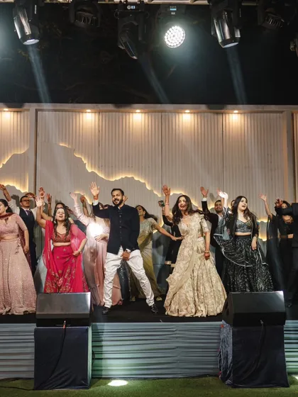 This is what a grand family finale looks like. We love bringing everyone together for one last epic performance, creating a memory that will last a lifetime.