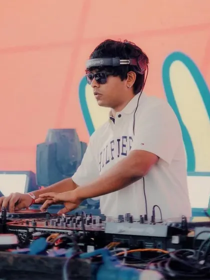 A close-up of me mixing at Zomaland. Even on a huge stage, the focus is on the details of the music.