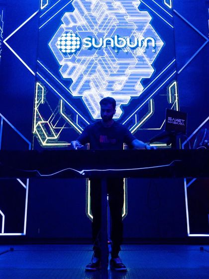 A full frontal view of the stunning Sunburn console and backdrop.