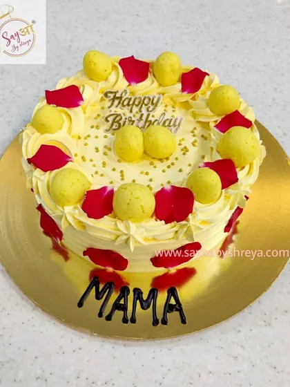In a world full of other desserts, be someone's Rasmalai. This bestseller is decorated with fresh rose petals and rasmalai pieces, a truly special Indian fusion cake.