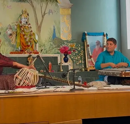 A performance with the soulful Kunal Gunjal bhai on Santoor during our USA tour. The combination of sitar and santoor creates a beautiful, shimmering texture.