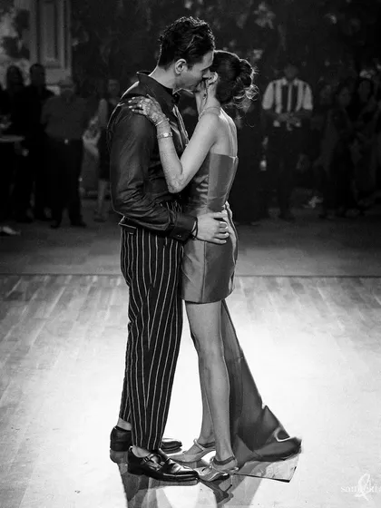 Saumya and Sid recreate the moment they first met at a bar. This black and white shot, with its dramatic lighting, feels like a still from a classic film, full of romance and nostalgia.