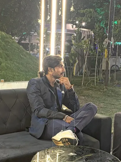 A thoughtful pose between performances.