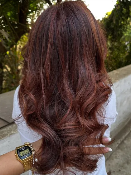 More of the 'Cowboy Copper' trend that I'm loving. This rich, warm red-brown shade is so flattering and gives the hair an incredible vibrancy and shine. I always use K18 to keep the hair healthy during the process.