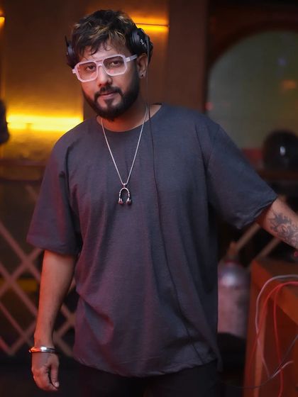 A duplicate of my focused look, ready for the set.