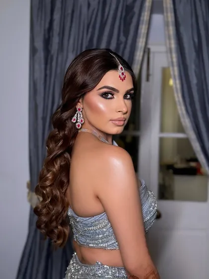 An absolute show stopper for her cocktail night. My bride Kanu in a stunning Gaurav Gupta outfit with dramatic smoky eyes and glistening skin.