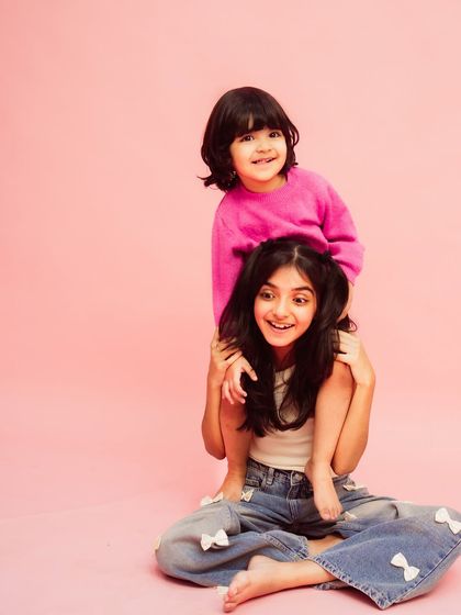 Heartwarming Family & Sibling Portraits photo 23