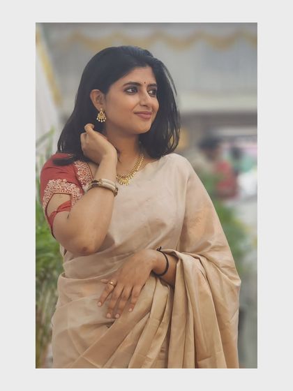 Aishwarya Rangarajan - Live Musical Performance Elegance in Ethnic Wear photo 27