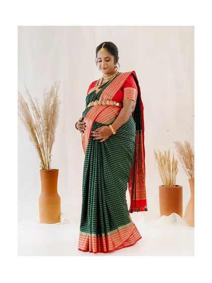 Celebrating the beautiful journey of motherhood. For this maternity shoot, I created a soft, glowing makeup look to enhance her natural radiance, keeping it comfortable and elegant for the camera.