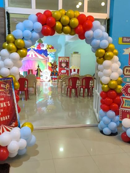 Another angle of the impressive carnival party entrance.