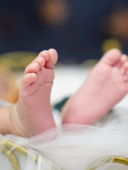 The tiniest of toes. I always make sure to capture these small details that you'll want to remember forever.