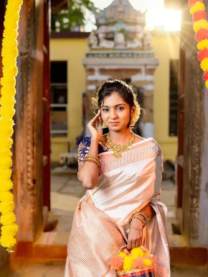 Our rental jewellery is perfect for festive occasions too. This elegant gold-finish necklace and jhumka set, pictured here for an Onam celebration, adds a touch of tradition to any outfit.