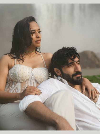 Elegance in Form: Styled Portraits photo 11