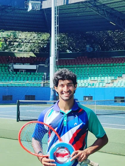 The right strings can completely change how your racquet feels. I've had a great experience with MSV Focus Hex strings for their spin potential and durability, and I can help you find the perfect string setup.