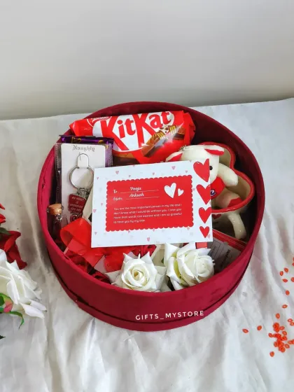 Another view of the Valentine's combo box, showing the cute personalized card.