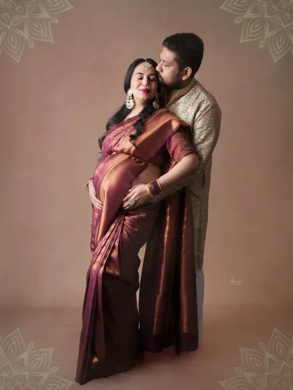 Abhinandan Photography - Maternity Photography Timeless Saree Portraits photo 18