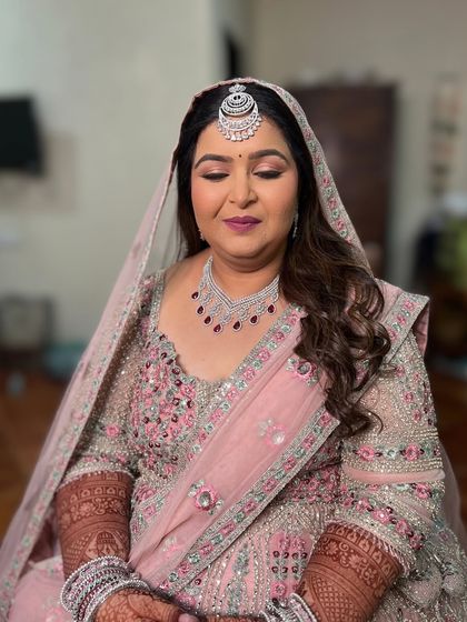 Modern Pastel & White Bridal Looks photo 52