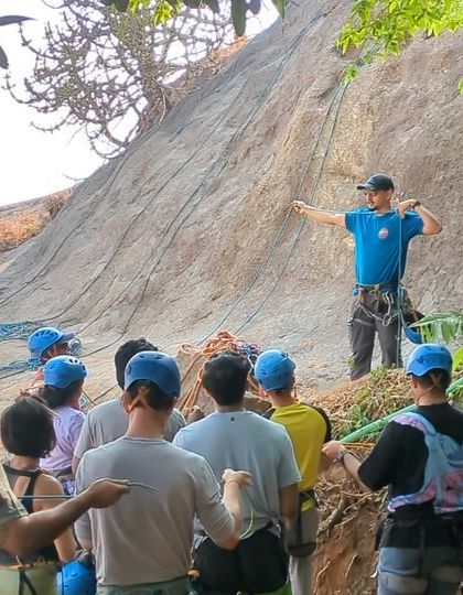 Even in the heat, the tough get going. Our 39th Intro Workshop was ಮತ್ತೊಂದು day of introducing new people to the joy of climbing, bringing our community together under the shade of the trees.