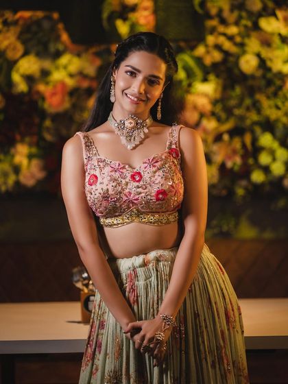 Sangeet, Mehendi & Haldi Glam photo 27