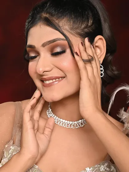 A joyful expression showing how the makeup moves with the model. The spotlight eye makeup looks just as stunning when the model is smiling, proving its versatility for lifestyle and commercial shoots.