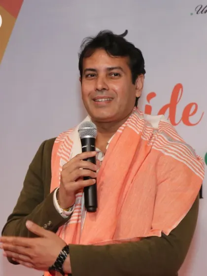 Shri Ashutosh Ji speaking at "The Pride of India" Award Ceremony 2025. We are grateful for the presence of such esteemed guests.