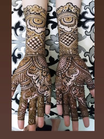 Humera and Shahista Roshan - Bridal Mehendi Modern & Arabic Fusion photo 14