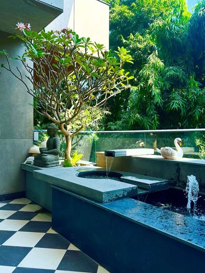 Intimate Courtyards & Balconies photo 17