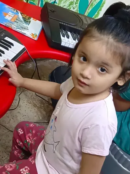 We welcome children from the age of 3, with parents invited to sit in and support our youngest learners. Here is a new student in our Kandivali West branch.