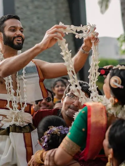 The playful spirit of a Tamil Iyengar wedding. These rituals are full of laughter and candid moments, and we love being in the middle of the action to capture authentic interactions like this.