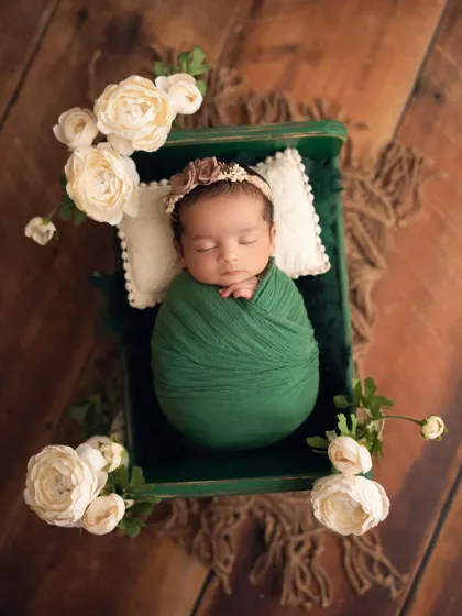 Dreamy Newborn Portraits photo 38