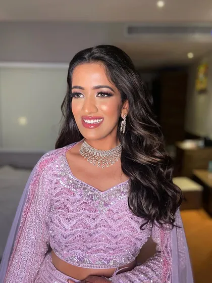 The perfect balance of glam and elegance for Deepanshi's sangeet night.
