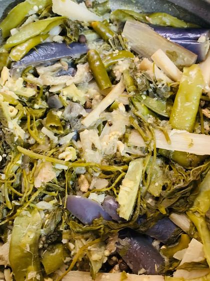 A mix of boiled vegetables, a healthy and simple side dish.