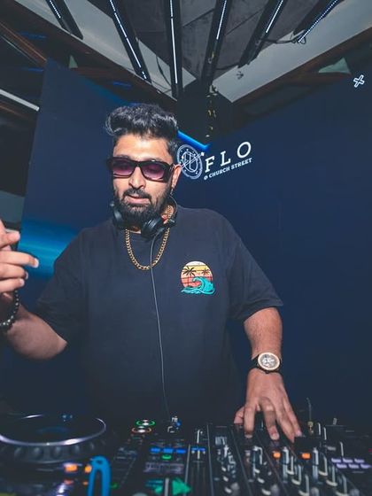 In the middle of a mix, feeling the groove. The visuals at FLO always add to the atmosphere.