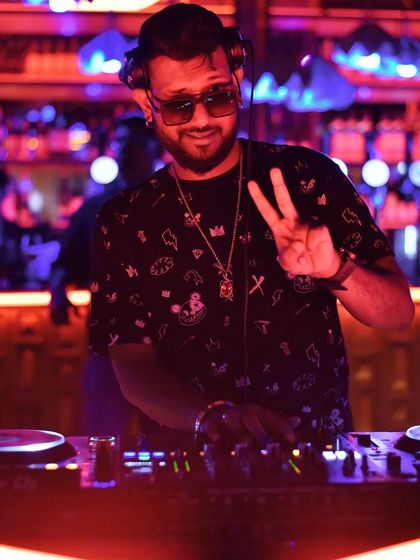 It's always me vs. me. A cool pose from the console during a packed night.