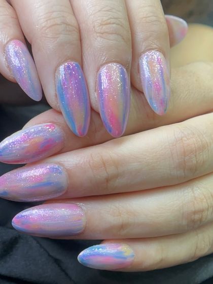 This client got these stunning iridescent, unicorn-skin nails in just 20 minutes using my ready-made press-on sets.