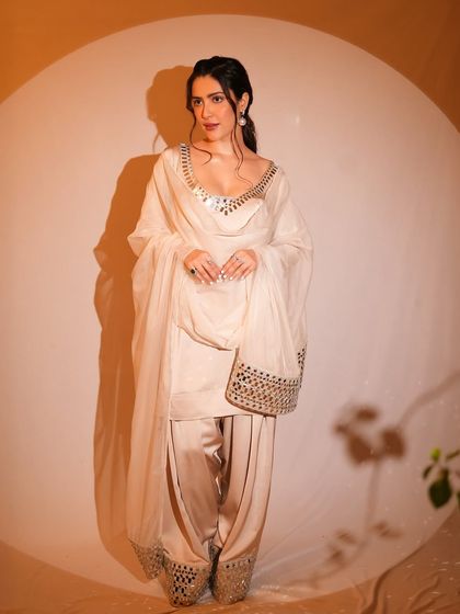 Modern Bridal & Festive Glam photo 20